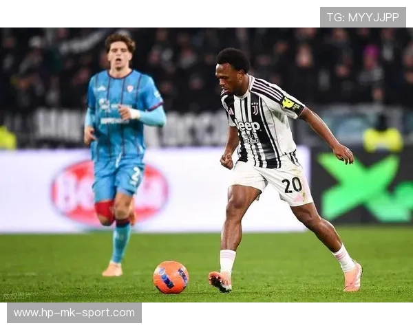 尤文角球战术奏效，门前高点成为利器